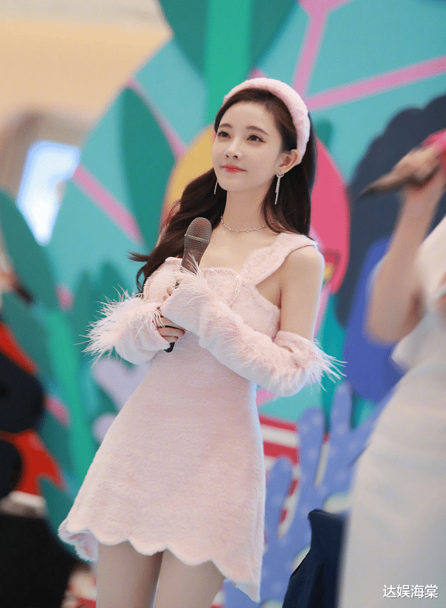 冯提莫|冯提莫年底活动已安排好,跨年晚会与许嵩周深同台,春节行程满满