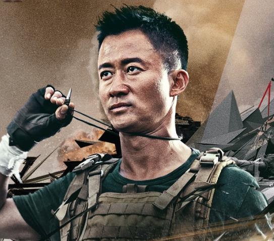 长津湖|《长津湖》票房破50亿，目标指向《战狼2》，最大受益者是他