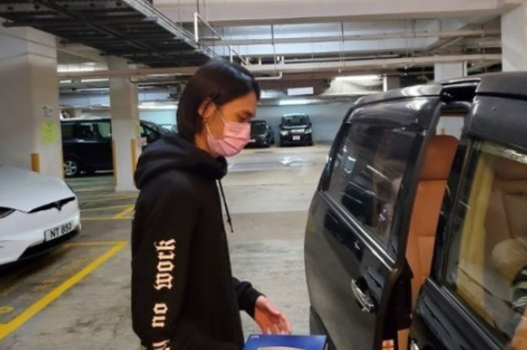 吴孟达|吴孟达妻子携儿女现身，儿子和孟达很相似，第三任太太的颜值和身材变化大