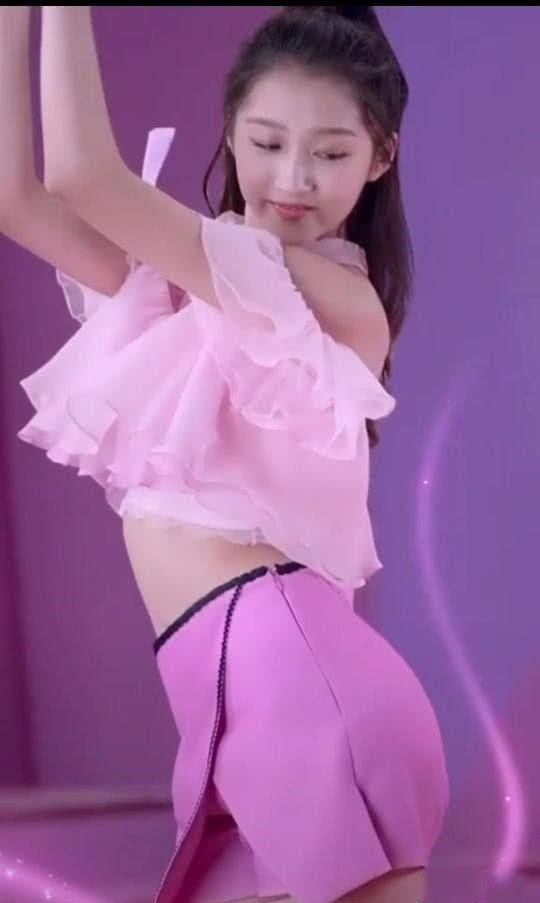 关晓彤|关晓彤拍摄“卫生巾”广告，未修图照曝光，网友：这太撩人了