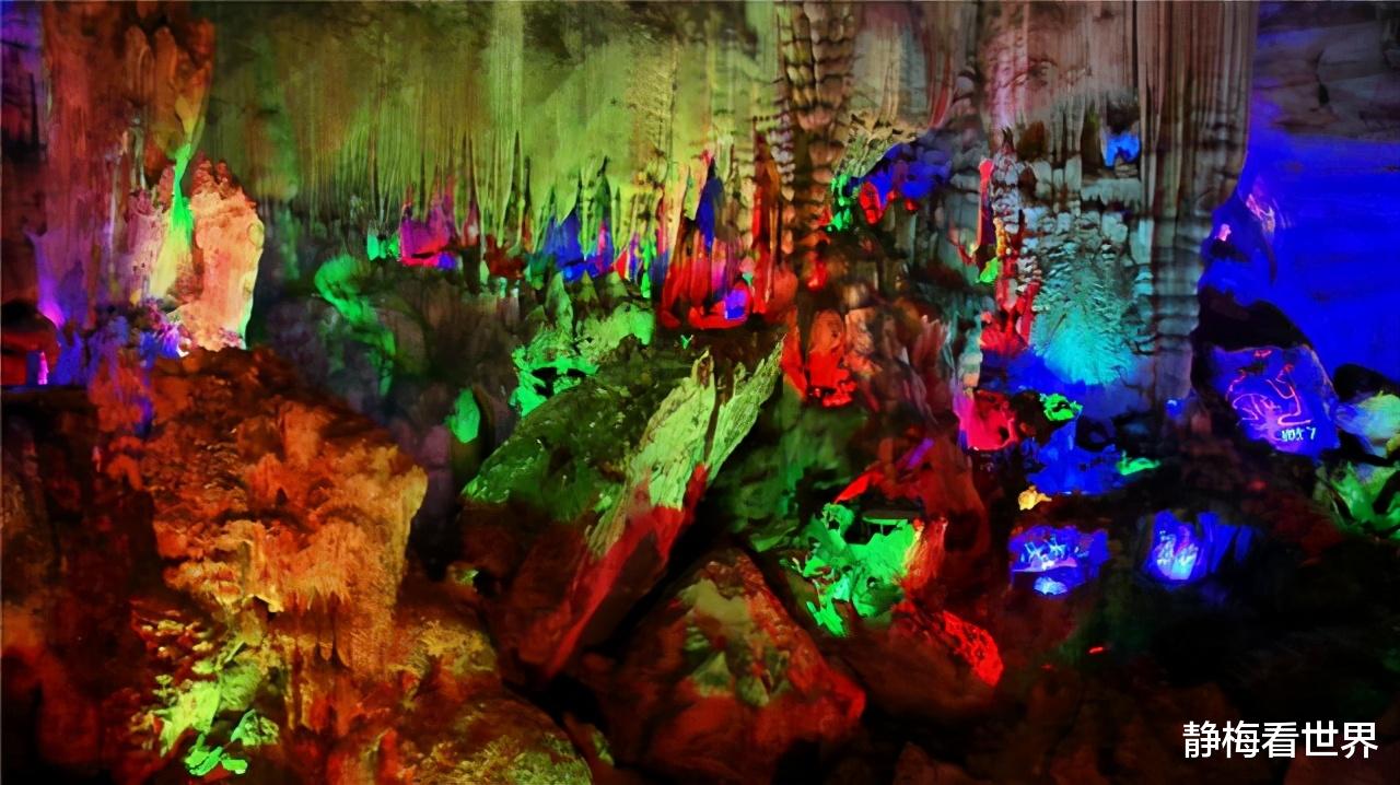 广东省 广东与广西交界，有座52万人口的山水小镇，适合夏天避暑游玩