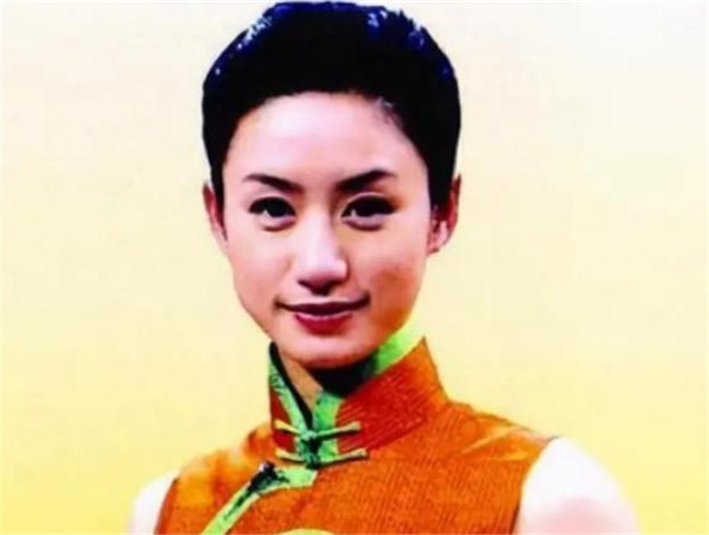 央视|她是央视女主持，18年前参加聚会推错门走上不归路，33岁香消玉殒