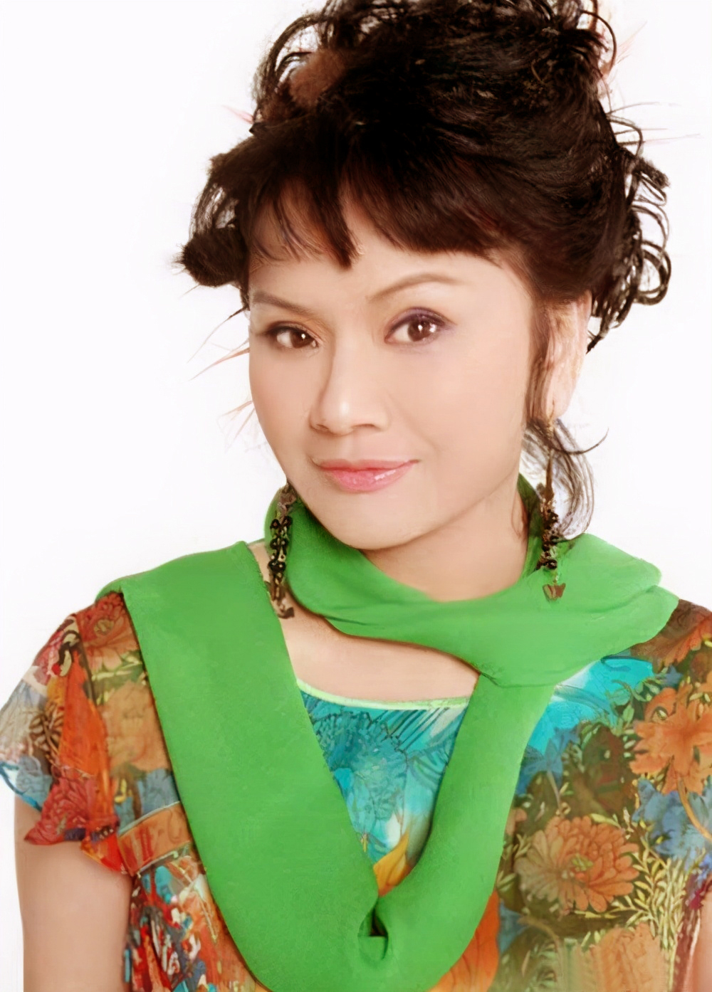 王静|著名歌唱家王静：离开聂卫平后，她独自抚养儿子的艰辛岁月