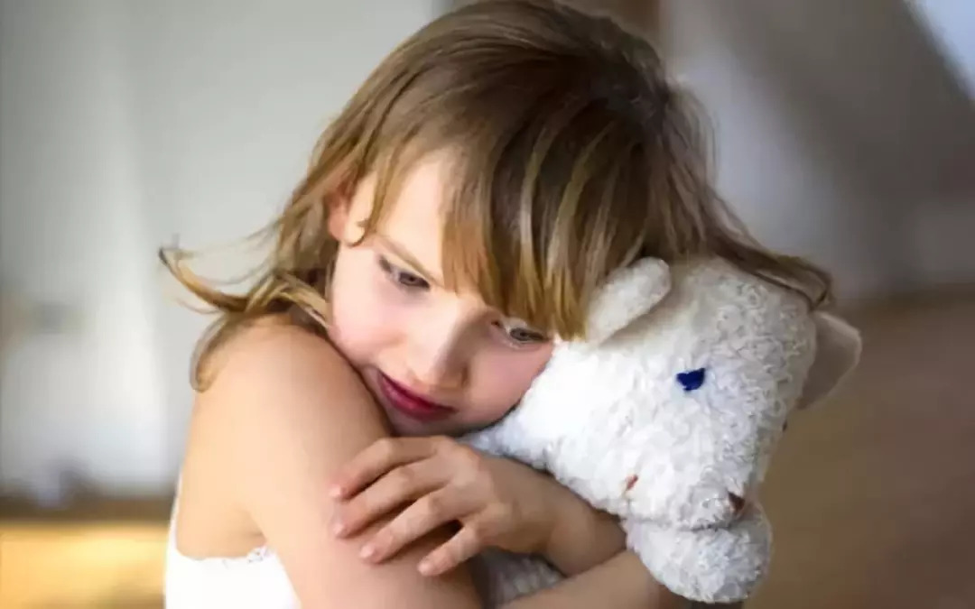 西红柿妈妈|幼儿园老师擅自丢掉孩子的内裤,遭家长索赔一千元:丢了不吉利