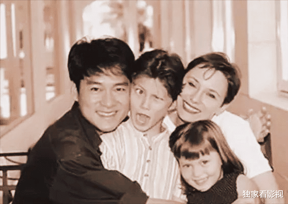 郭德纲|美貌不再也挡不住周华健爱美国妻子35年，90后儿子却看着比爹大？