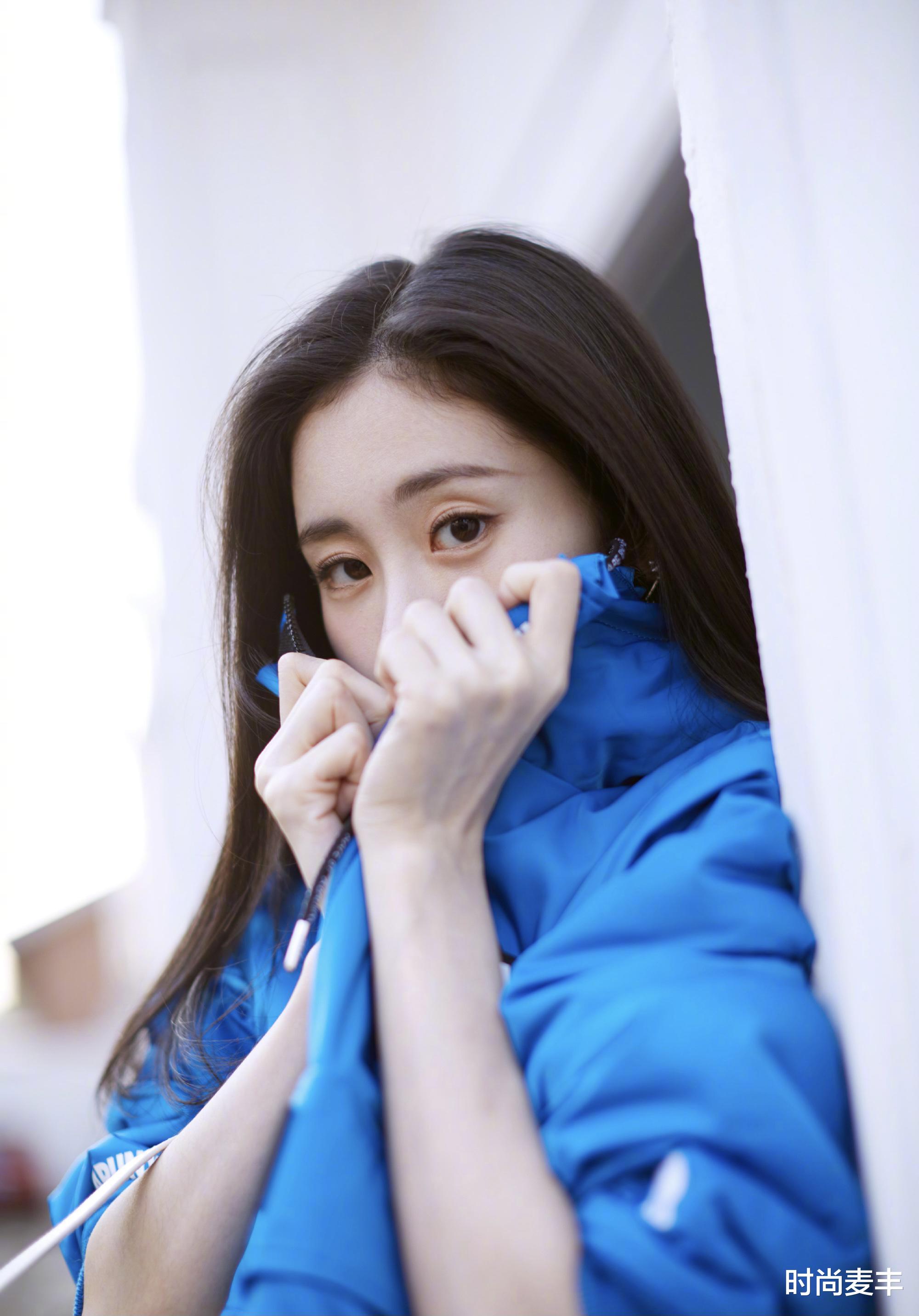 郭广平|张碧晨官宣后带娃露面，认真给孩子剃头发，穿家居服超有母性光环