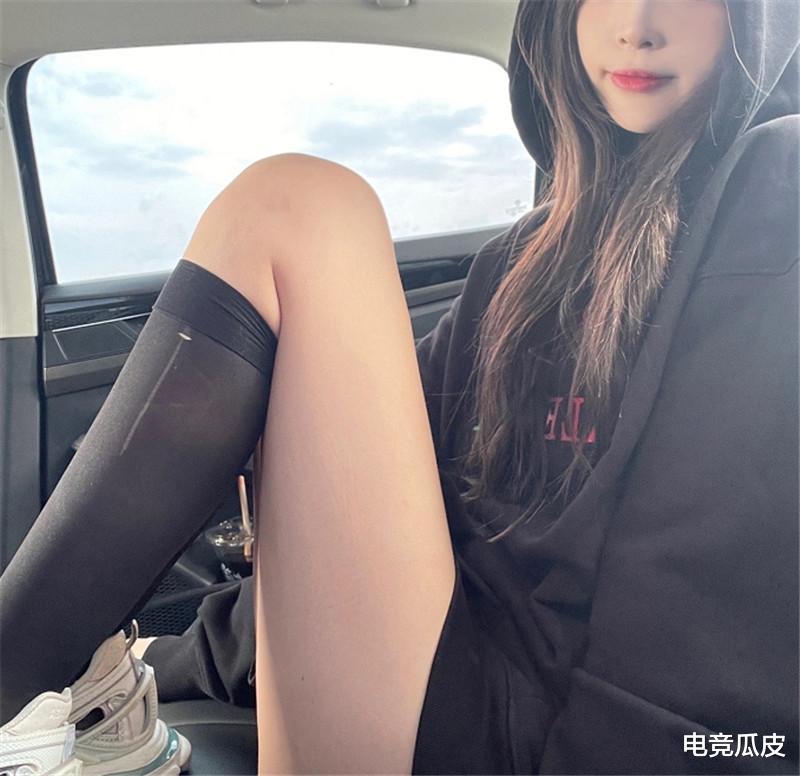 美颜|腐团儿中秋晒照，美颜变形位置尴尬，网友：红尘“白丝”腿才真实