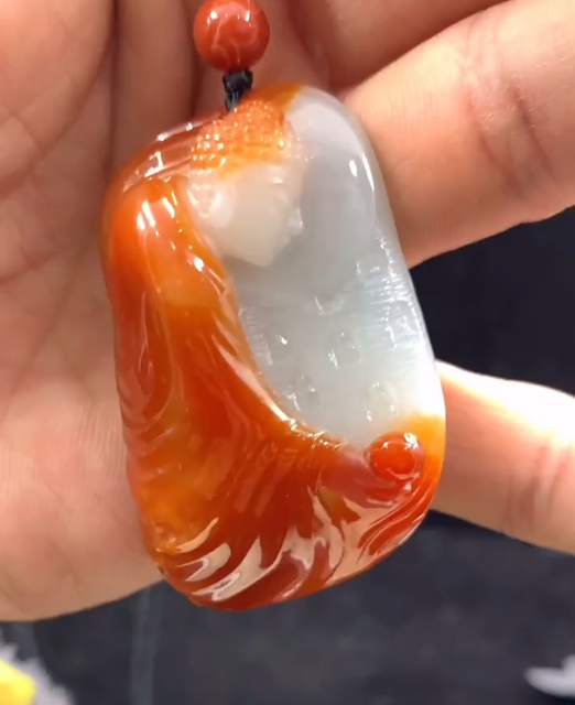 翡翠|红红火火的翡翠，红红火火的一年，定制不一样的红“彩”头