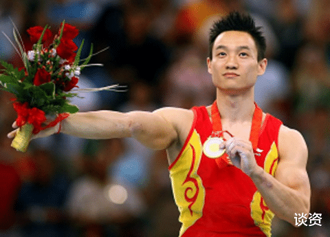 朝鲜驱魔师|杨威儿子杨阳洋打高尔夫，动作标准身高猛蹿，昔日萌娃长成小帅哥