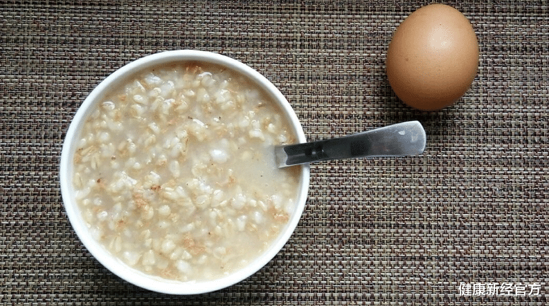 脑卒中|男子每天吃粗粮,结果“招惹”上脑梗?医生:妻子无知的“爱”,害了丈夫