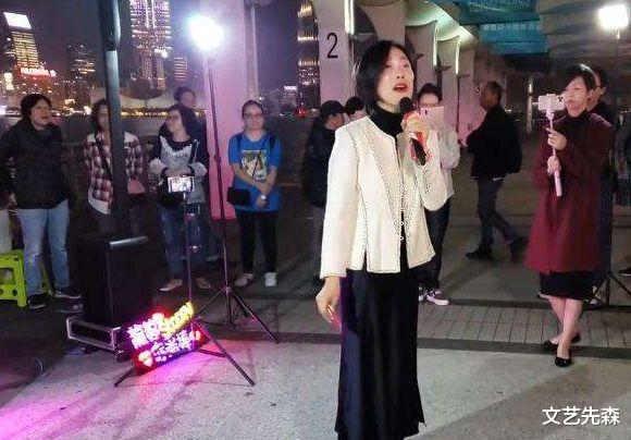 星光大道|《星光大道》最惨冠军，出道即巅峰登上春晚，才红1年就沦落街头