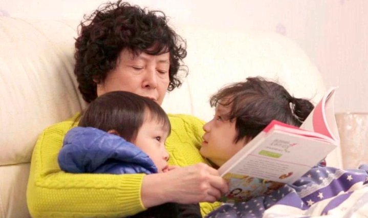 兜妈爱叨叨|“这是一年中最难熬的日子”老人吐槽暑假带娃引共鸣：都一样