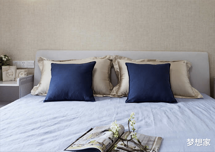 梦想家|夫妻的现代简约两居,色彩清新时尚雅致,一进门就被迷住了,超美!