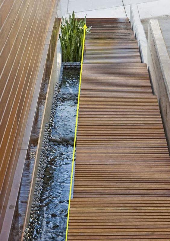 地复式排水，在楼梯预设20cm流水渠，顺畅不怕堵，还自带瀑布水景