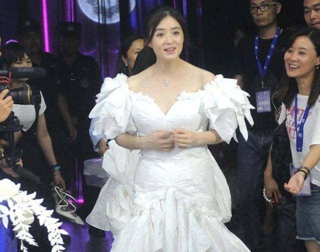 蒋欣|蒋欣瘦身成功，撕下“微胖女神”标签，网友：真不敢相信啊