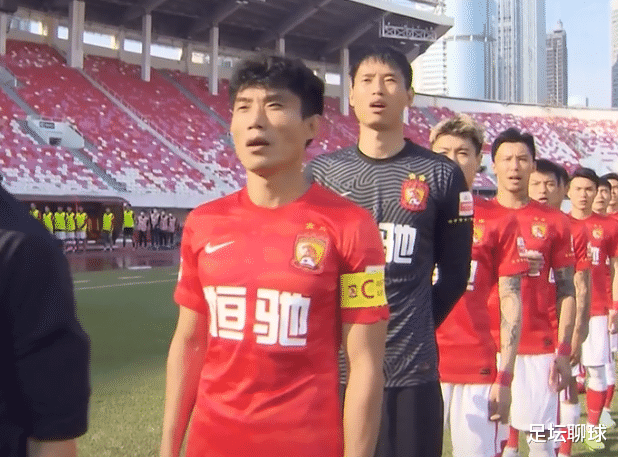鄭智|中超爆發(fā)口角沖突！主帥鄭智發(fā)飆，指著對方鼻子罵人，主裁判沒掏牌
