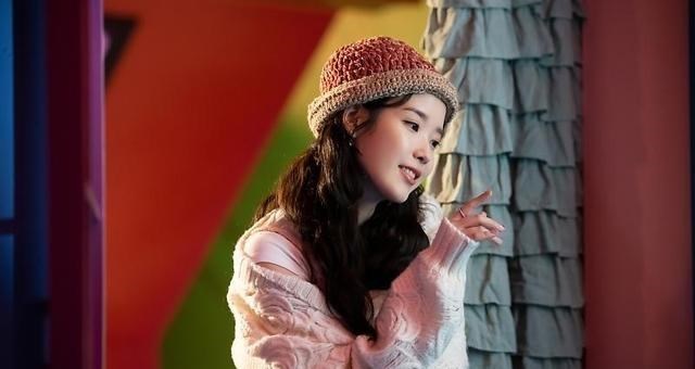iu|韩流饶舌歌手登顶音源榜后，喊话IU靠边站，靠无意义的挑衅蹭热度