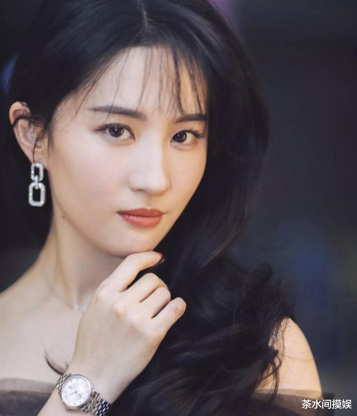 齐刘海 齐刘海封印美女颜值？怎么“85花”们换上它，各有各的风采