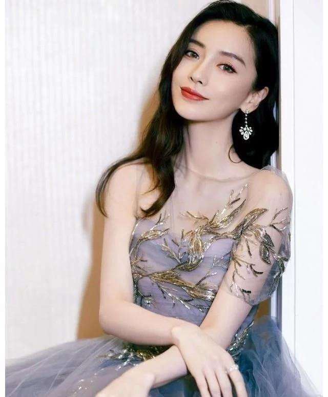 Angelababy|Angelababy身着紫色轻纱长裙，令人怜惜