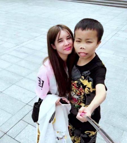 陈山|“外星人”陈山豪华婚礼，飞机接亲豪车开路，女方已怀孕是男孩