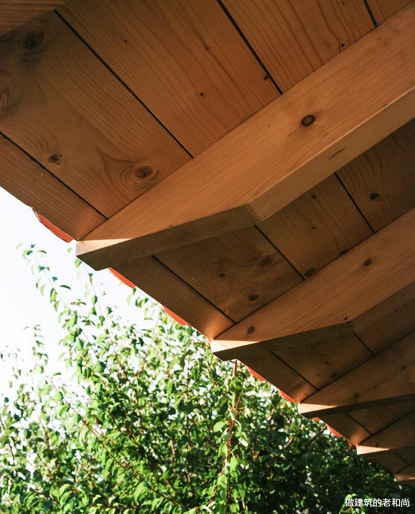 缺少四个墙角的私人住宅：通风和采光恰到好处，舒适惬意