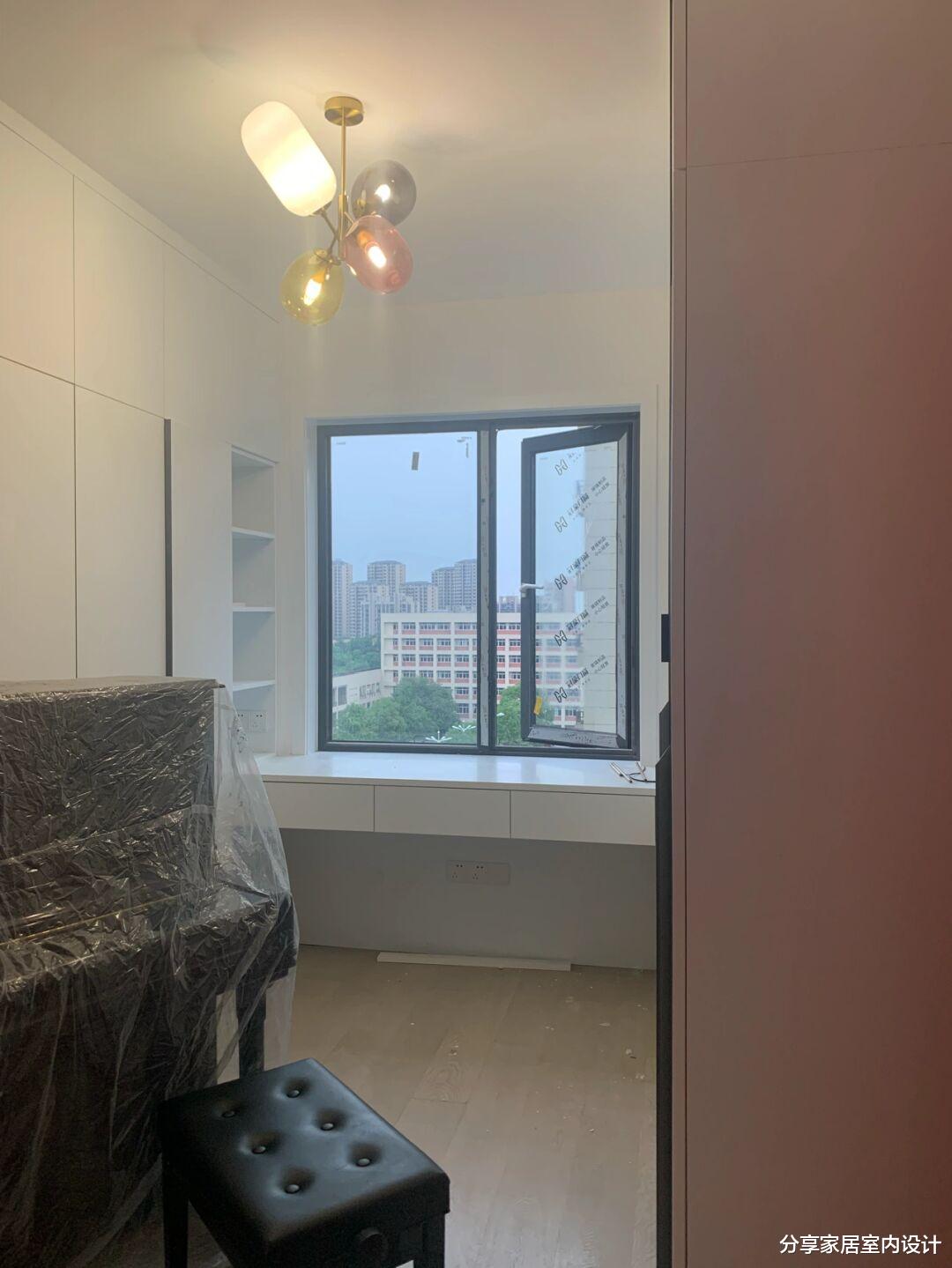 分享家居室内设计|新房装修现代简约风格，时尚又漂亮，无主灯的设计太抢眼了！