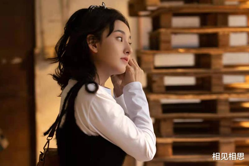 相见相思|《乔家的儿女》“自作多情”的乔四美：不矜持的女孩，易受伤