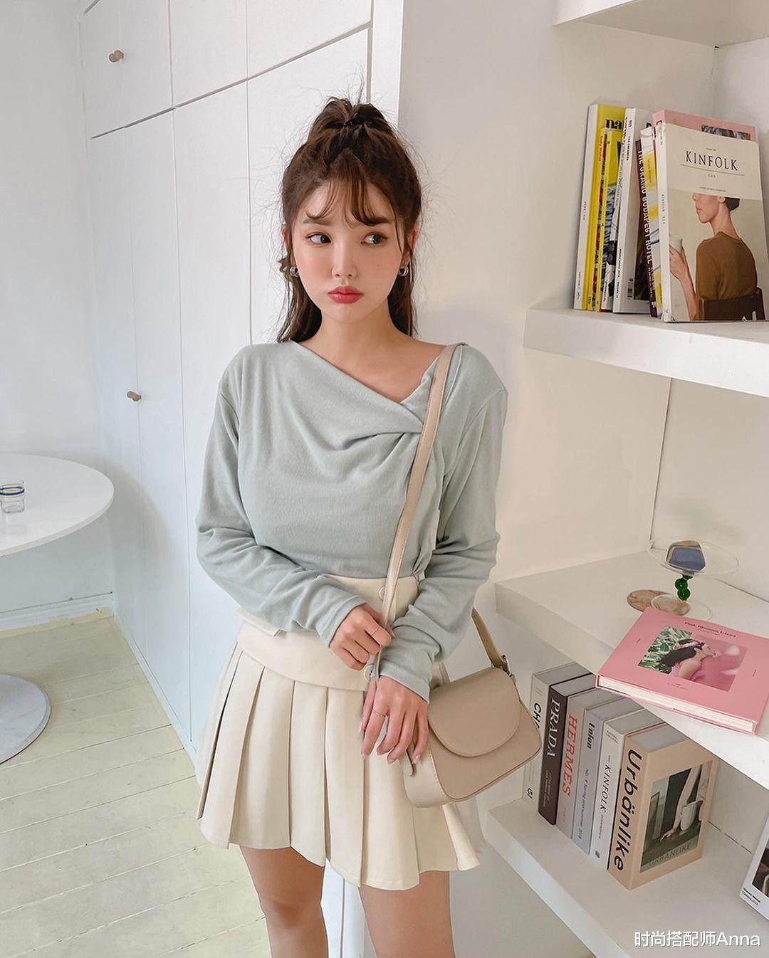 时尚搭配师Anna|没有小裙子的夏天是不完整的，清新减龄显腿细，秒变撩人腿精女孩