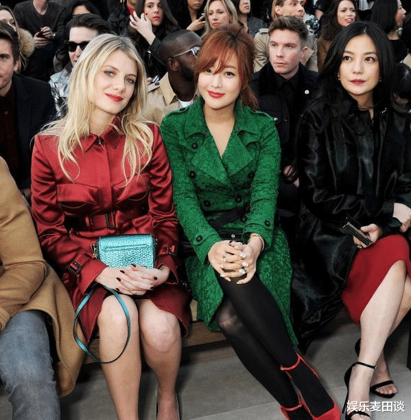 赵薇|43岁金喜善与44岁赵薇同框，网友：这就是玻尿酸脸和天然脸的差距