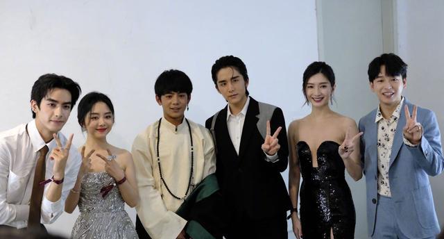 李子柒|微博之夜网红聚集：李子柒脸肿嘴歪，李佳琦撞衫鹿晗，丁真太抢手