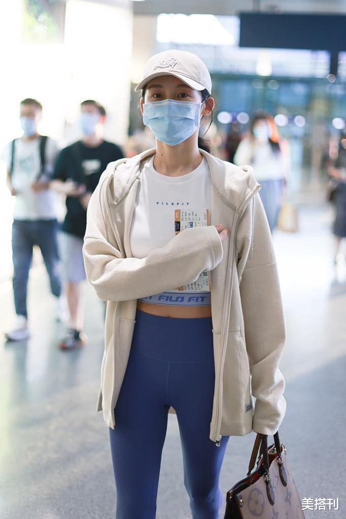 苗苗|苗苗产后怎么越来越少女，穿露脐装大秀好身材，网友：真正点