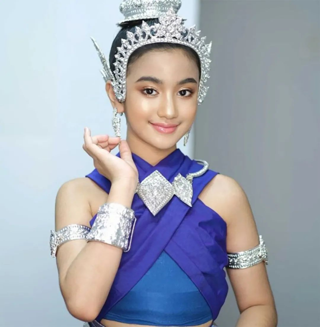 柬埔寨公主真出色：珍娜顏值不輸戴安娜外孫女，倆公主來中國留學-圖6