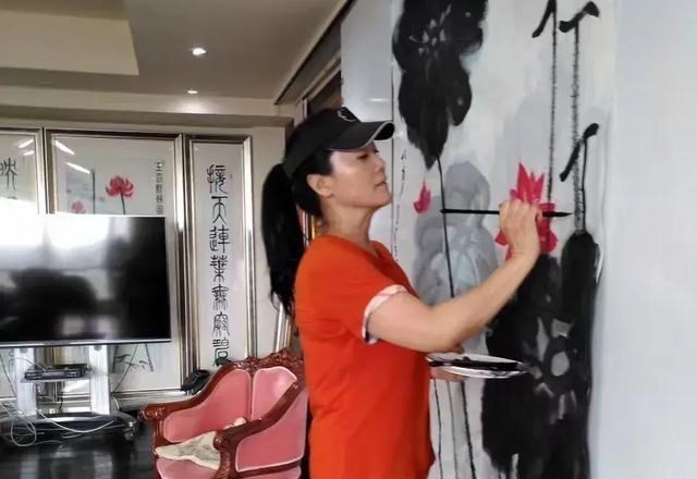 清浅微笑的我|王姬老师不但人美，演技好，还多才多艺啊！