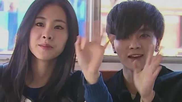 张碧晨|华迎晨三岁了，正脸软萌可爱，脸型像华晨宇五官似张碧晨