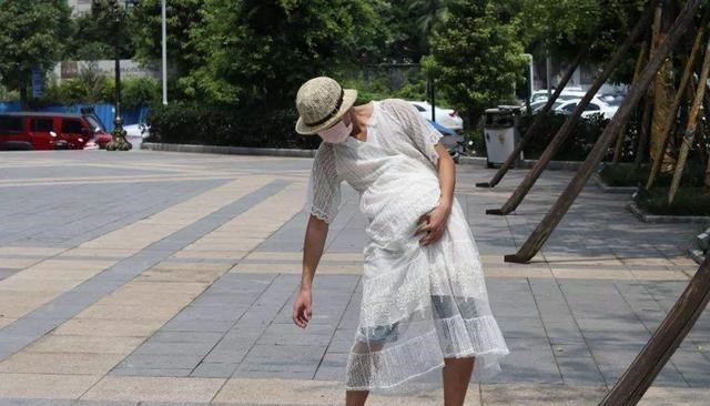 钟丽缇|“少女胯”和“妈妈胯”的区别在哪儿?看看钟丽缇就懂了