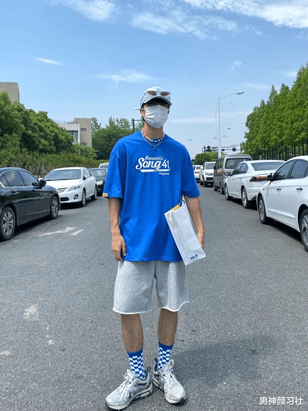 男神颜习社|范丞丞教你把天空和大海穿在身上！“克莱因蓝”，你的显白神装