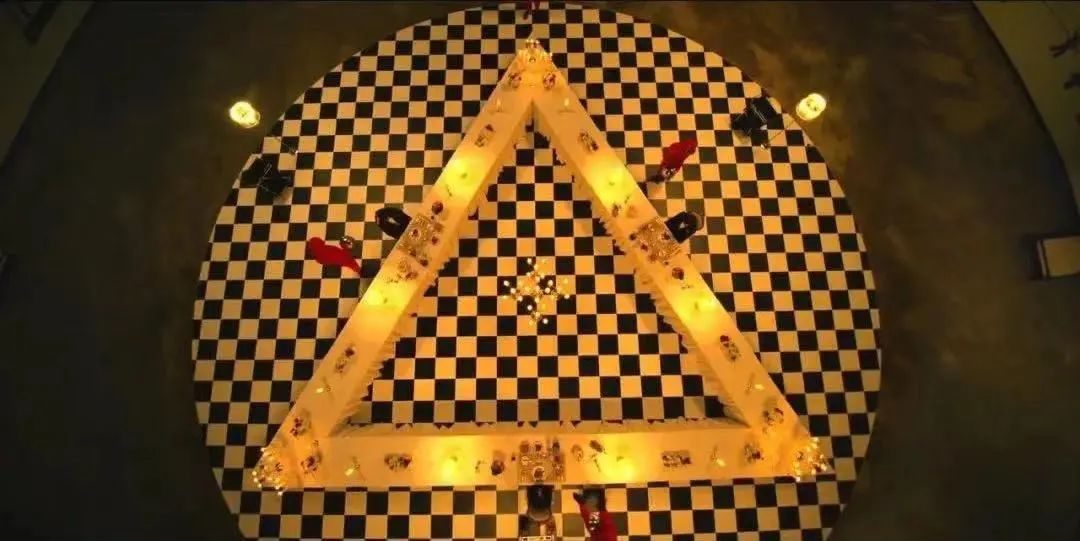  福州楼市“鱿鱼游戏”！张一鸣入局新三国杀