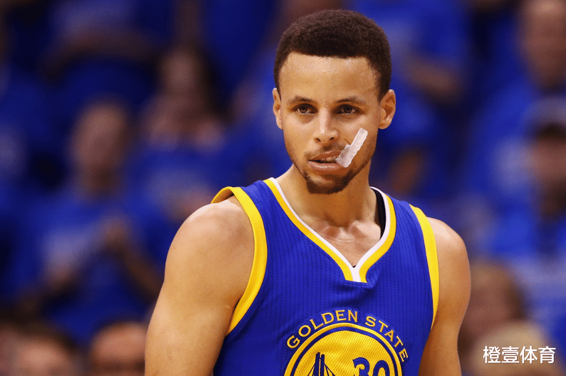 勇士队|奥尼尔认为：只有这两个人可以和自己比肩，死神和小卡都没有资格