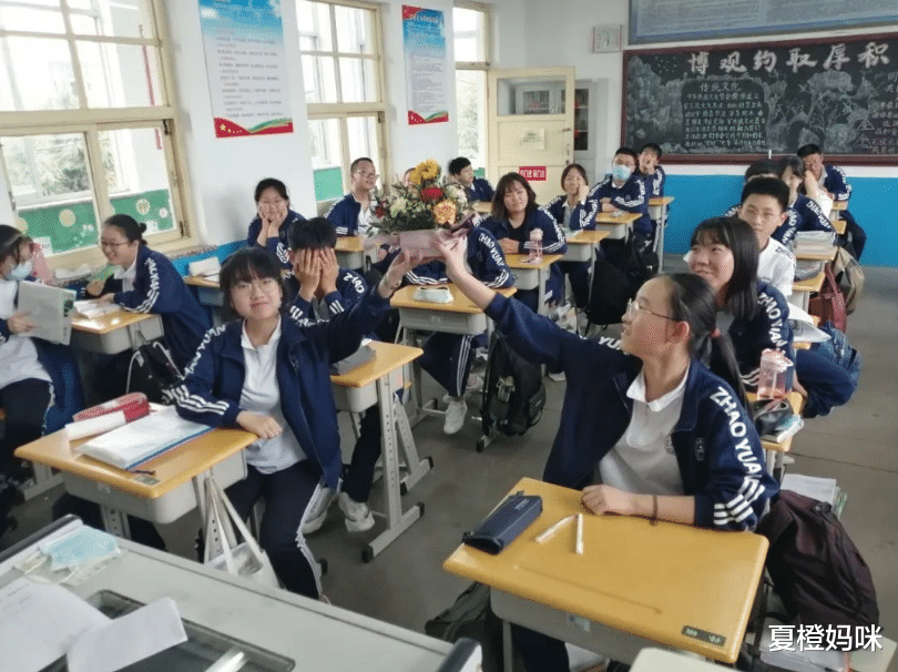 夏橙妈咪|2021高考复读人数再创新高，已经达到187万，其中不乏高分复读生