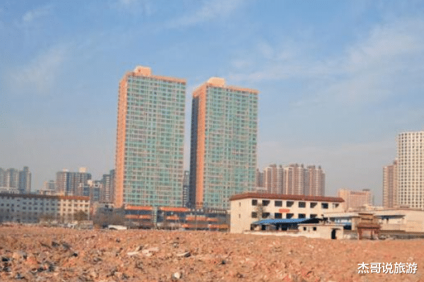 杰哥说旅游 郑州一个被“搁置”的城中村，拆迁停工17年，如今终于迎来转机
