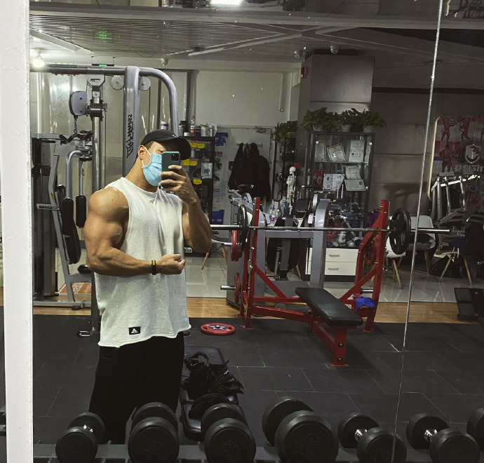 芋头|鸡蛋牛肉食用量是普通人的10倍，臂围达到46cm，厉害了健体冠军！