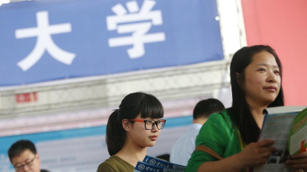 吴洪娜聊说育儿|高考失利，学生选择复读还是“读本升研”？敢于尝试才能实现梦想