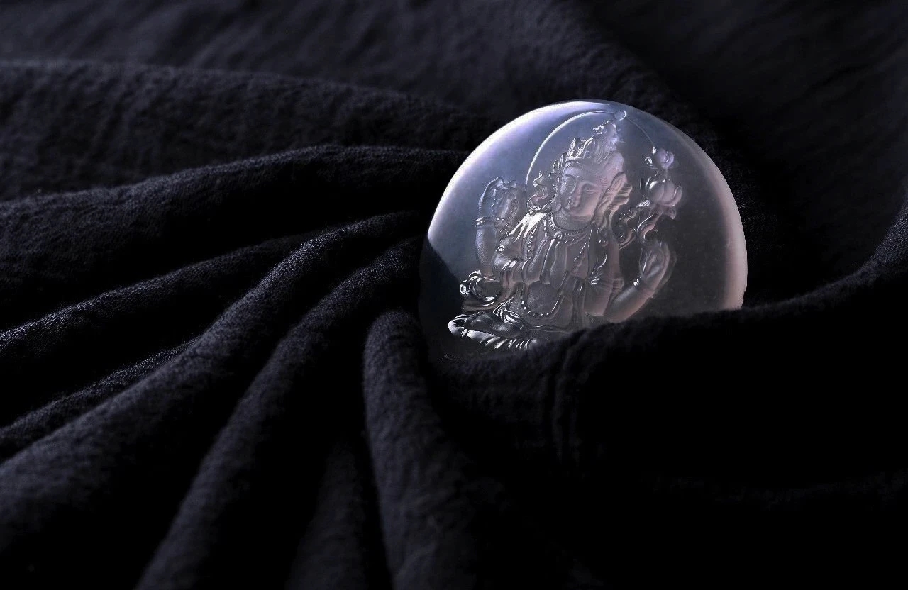 翡翠|翡翠雕刻中讲究的3个规律5个细节，你注意到了吗？