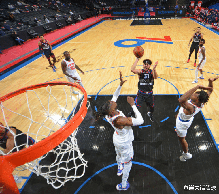 尼克斯隊|功虧一簣！蘭德爾19+8，霍華德全隊最高，庫里兩人轟50+9率隊逆轉