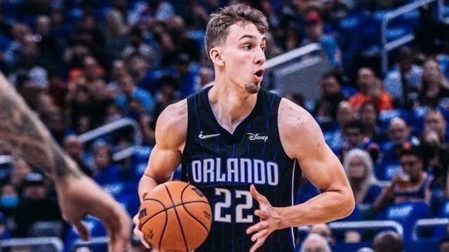 坎宁安|NBA新一期新秀榜！骑士中锋莫布利再登榜首，状元坎宁安仅第三！