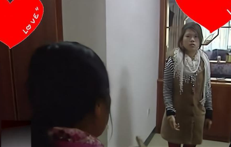 女大学生 女大学生因貌美如花，怀疑自己非穷酸父母所生，亲子鉴定后傻眼了