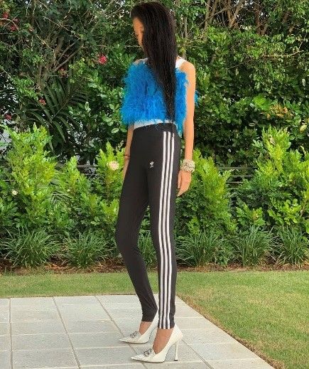 雷萨|34岁花滑王子攀上70岁华裔富婆，恋爱7年说累了，却又娶泰国名媛