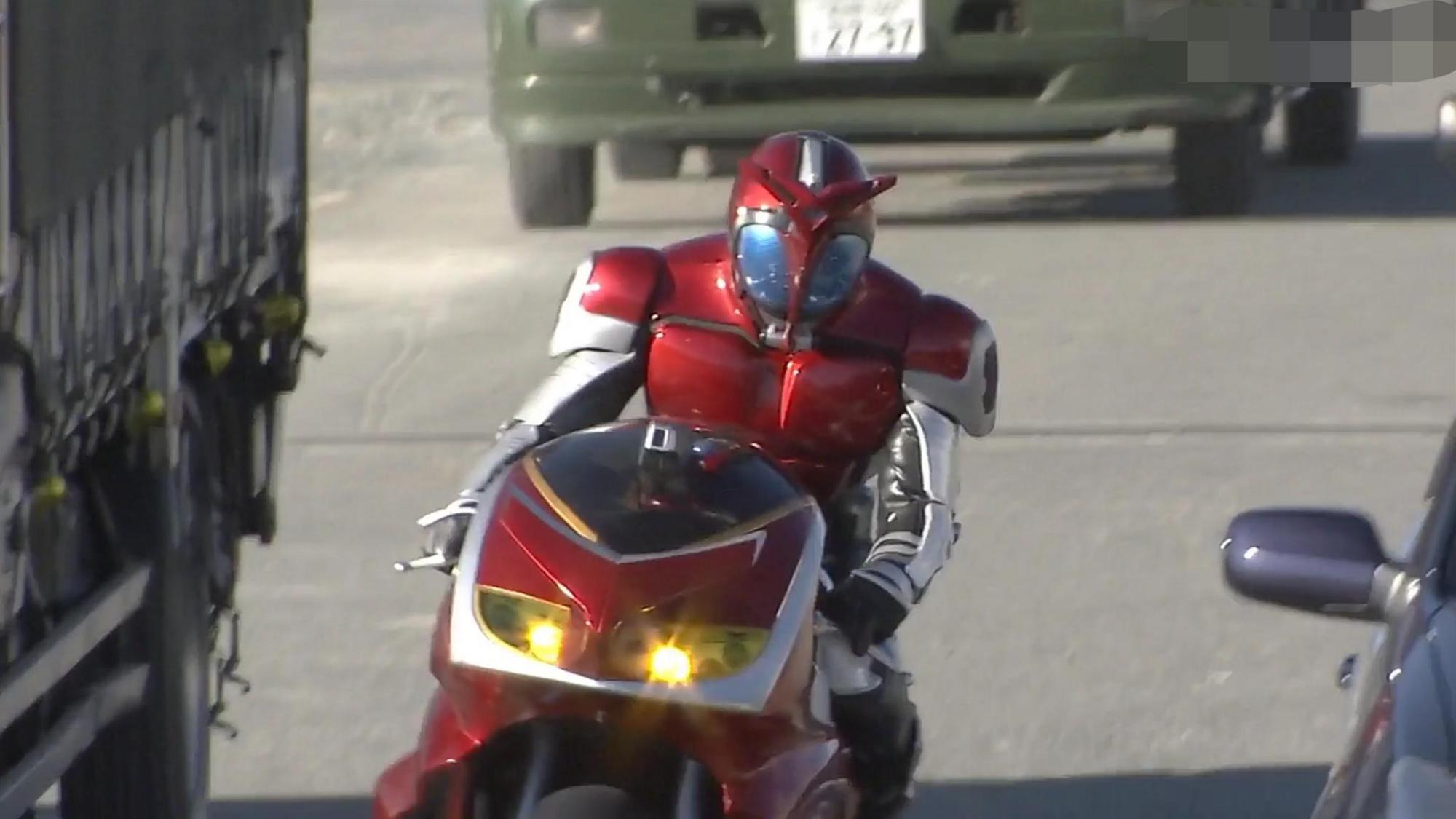 假面骑士|甲斗和Faiz设定数据偏弱，却从来没有人说他们不强，这是为什么？