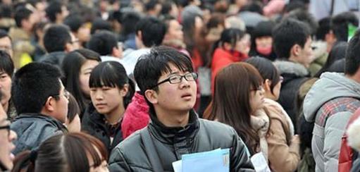 大学|985硕士的心酸自述：年过30工资却不过5千，羞愧父母的多年栽培