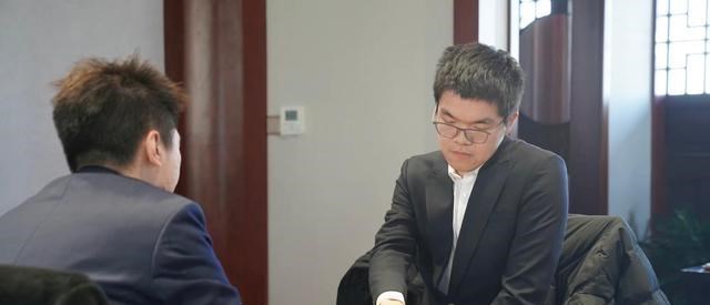 柯洁|恭喜！柯洁战胜党毅飞 首次获得CCTV快棋赛冠军赢得30万奖金